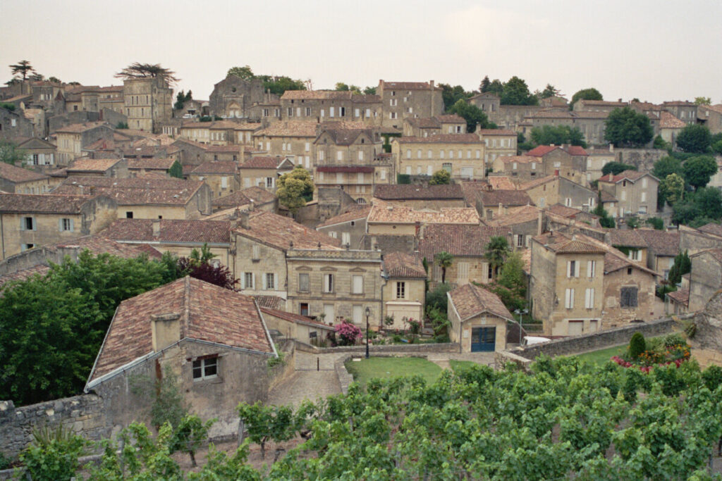 St. Emilion. Koselig by og verdenskjent vin rett utenfor Bordeaux.