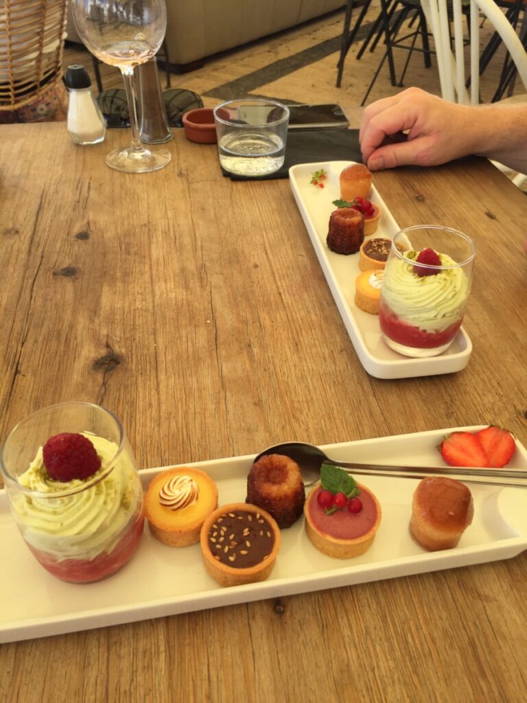 Cafe Gourmand som dessert på Le Poulpe