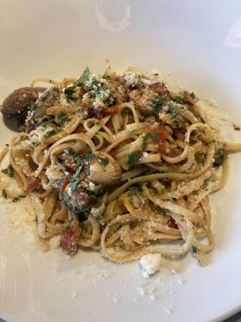 Spaghetti vongole på Hospitalet Beach