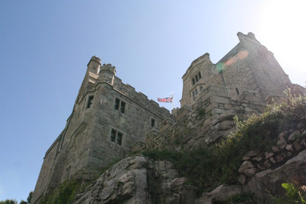 Borgen på St. Michaels mount troner høyt over oss!