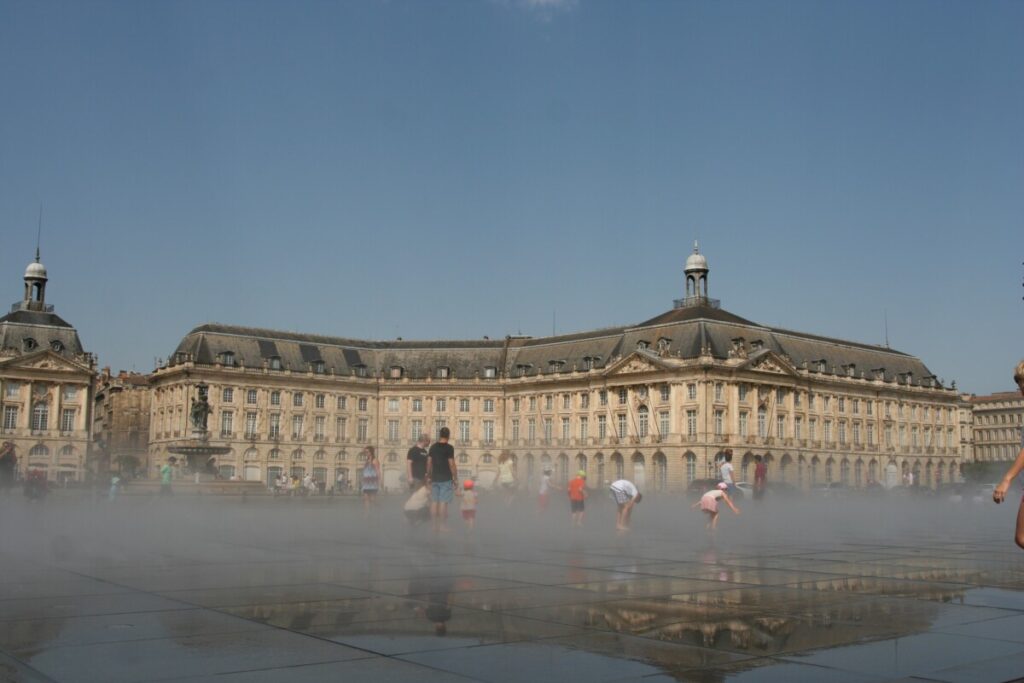 Place de la Bourse i Bordeaux. Vannspeilet er ganske nytt og byr på flotte motiver!