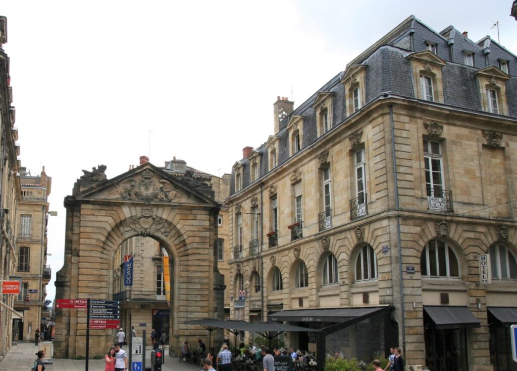Place Gambetta og Porte Dijeaux