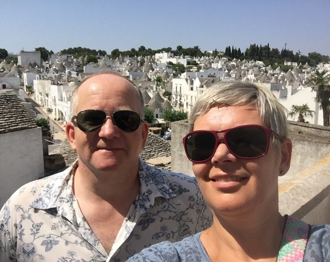 Lars og Catrine i Alberobello i Sør-Italia