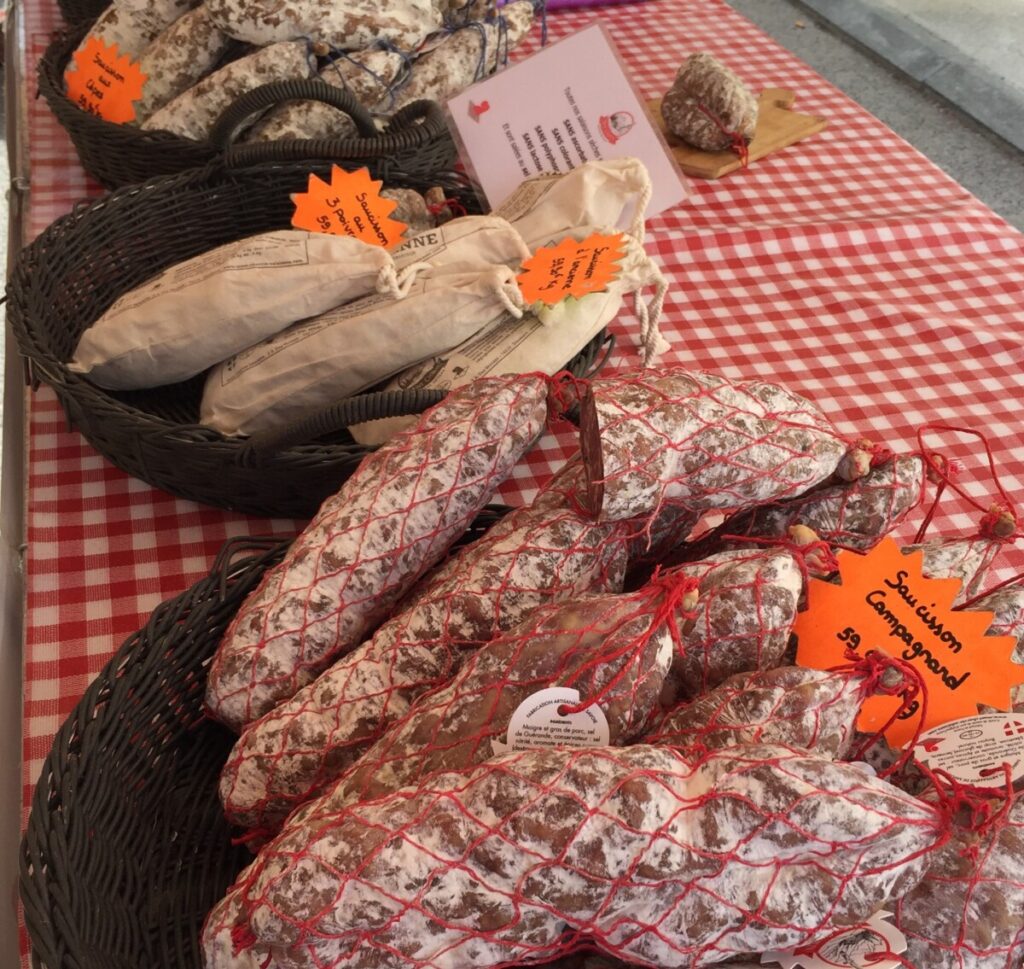 The market in Leucate offers local products.