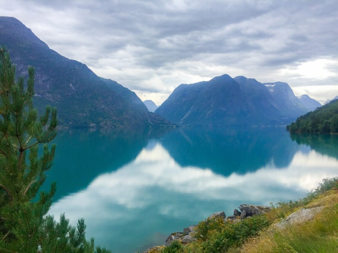 Fjord ved Stryn