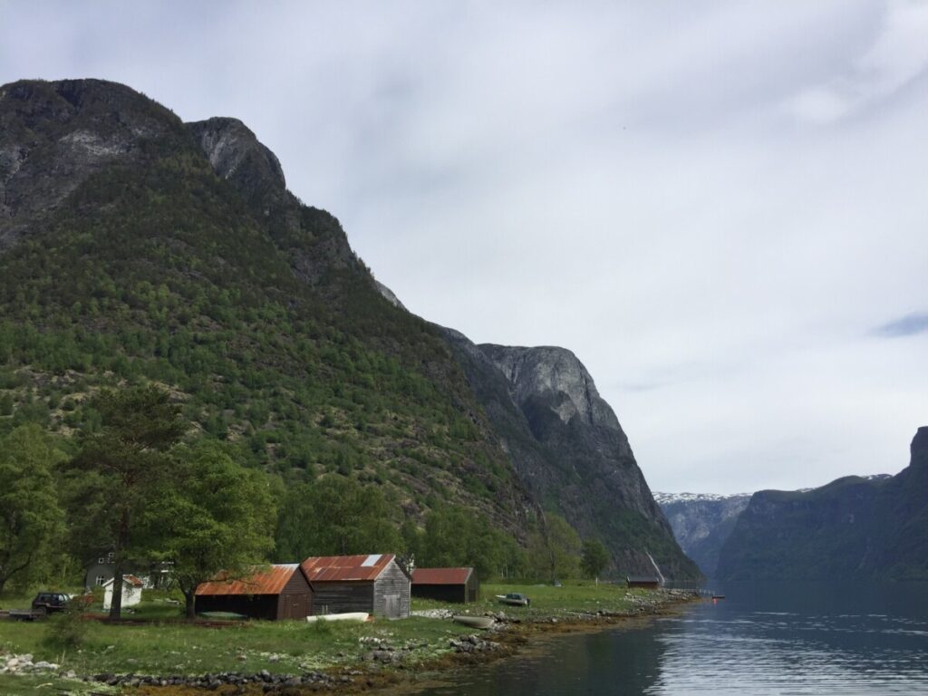 Vidunderlig vakkert på Nærøyfjorden og Aurlandsfjorden