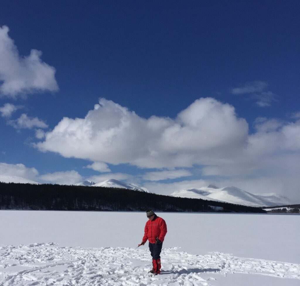 Isfiske på Atnasjøen