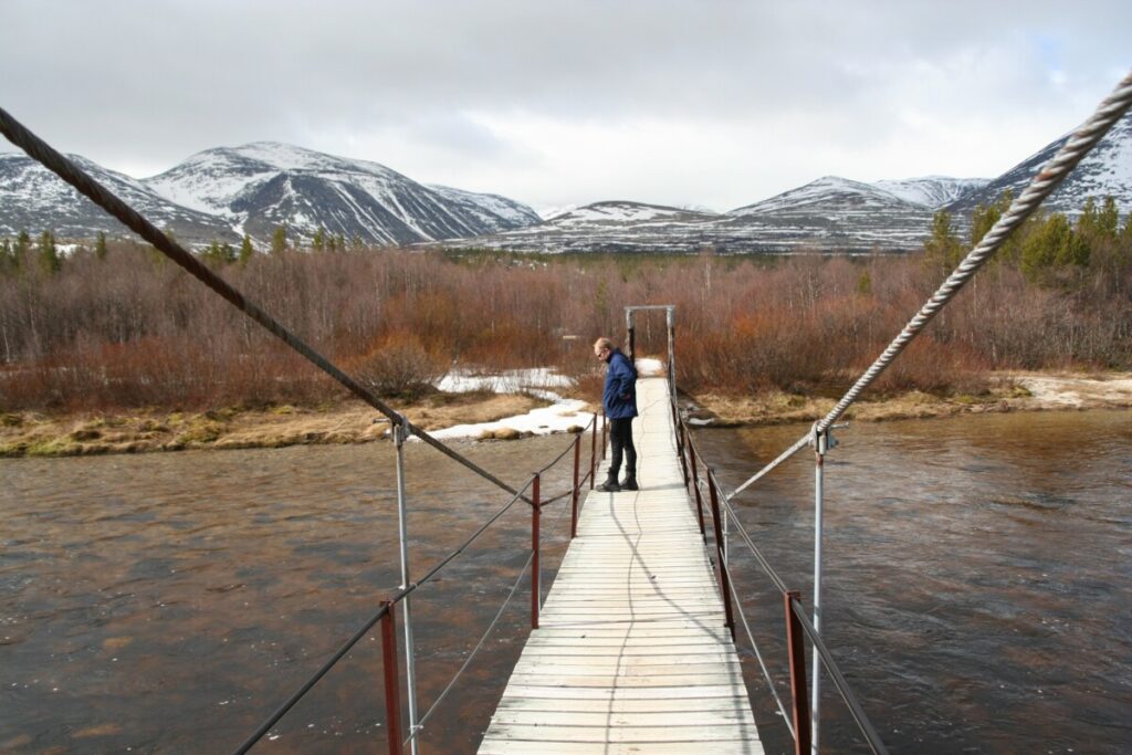 Broa mot Bjørnhollia