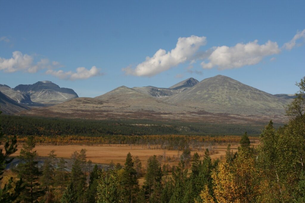 Rondane fra Atnasjømyrene