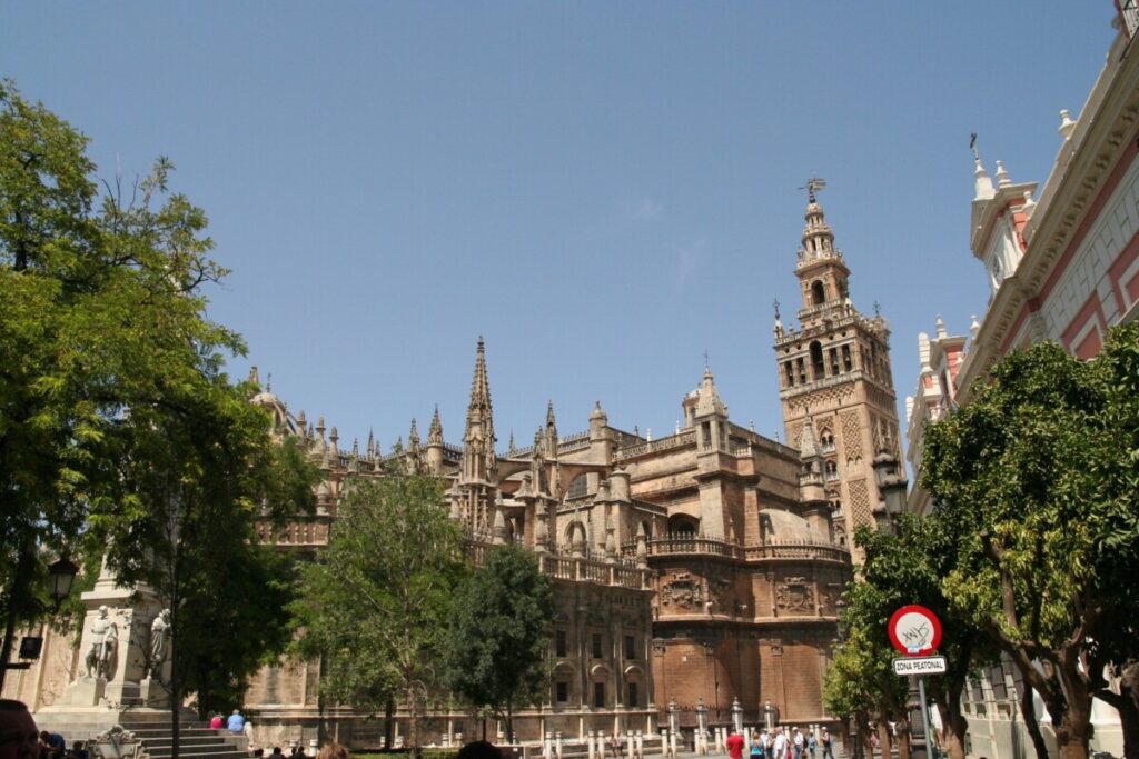 Katedralen i Sevilla og La Giralda