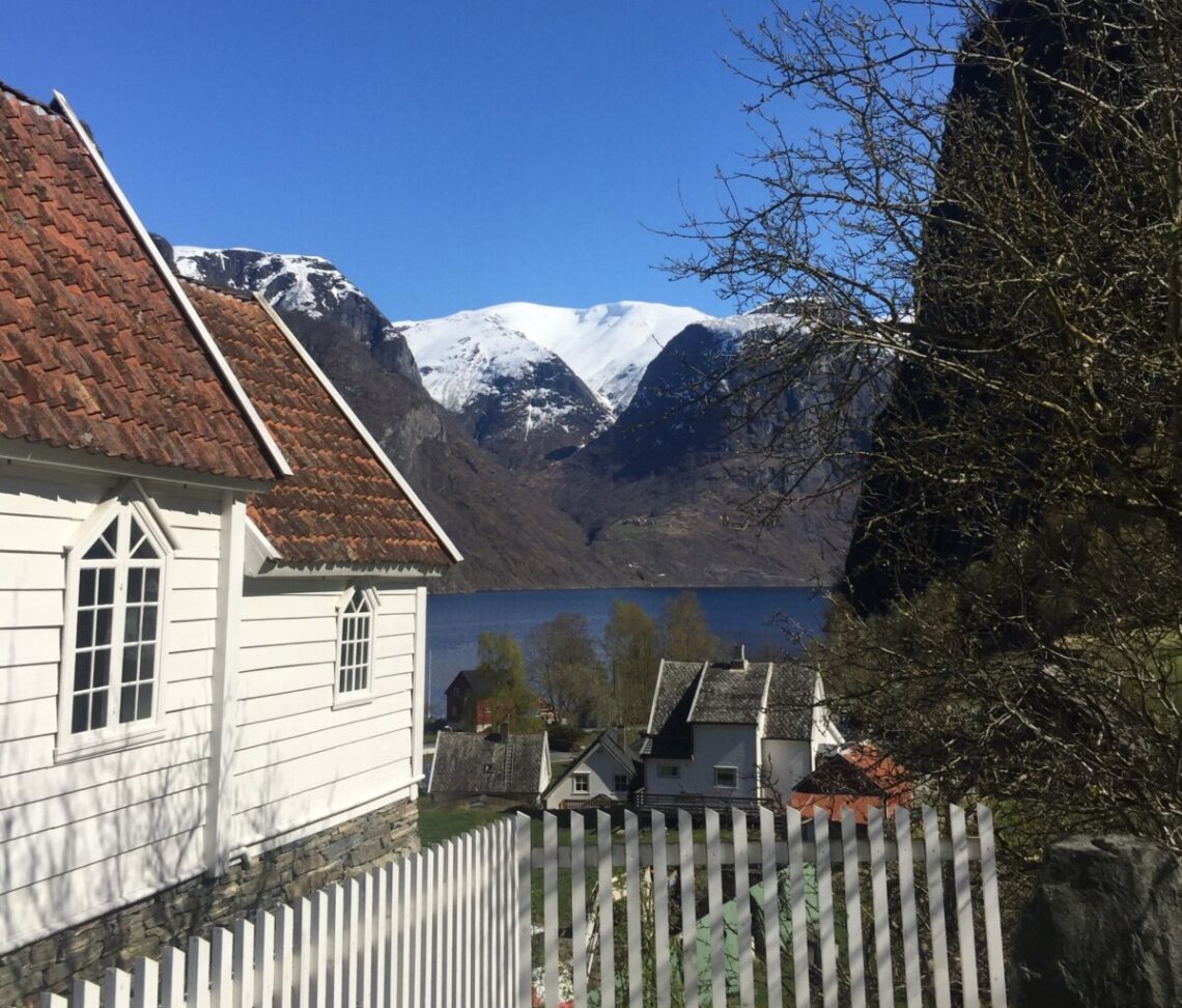 Undredal kirke ved Nærøyfjorden