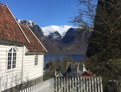 Undredal kirke ved Nærøyfjorden