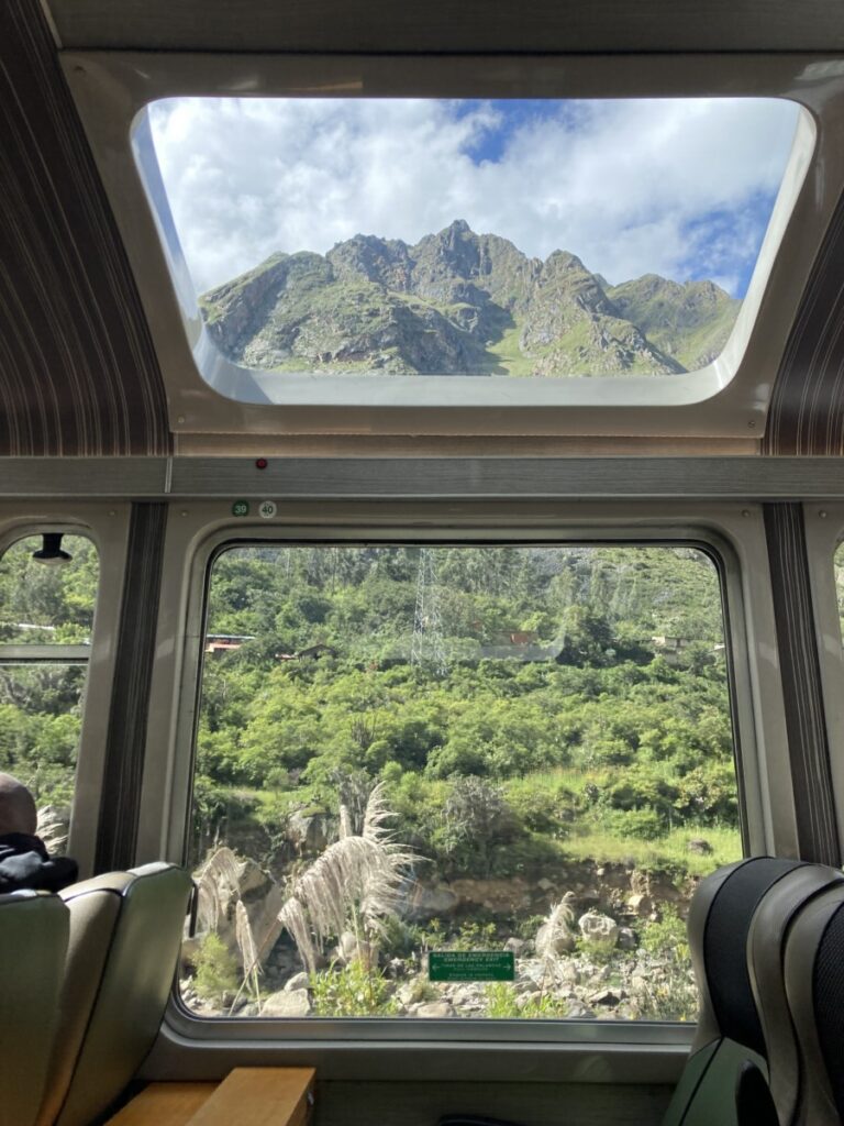 Panoramavinduer i toget til Aguas Calientes