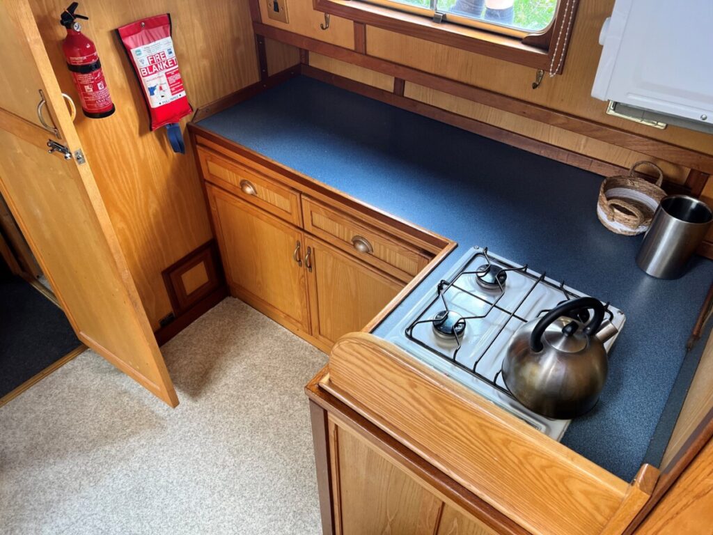 The kitchen in the boat