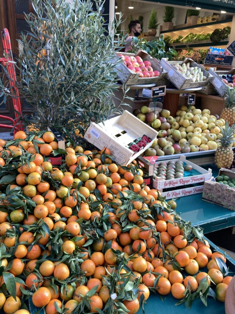 Sitrusfrukt på marked i Caen