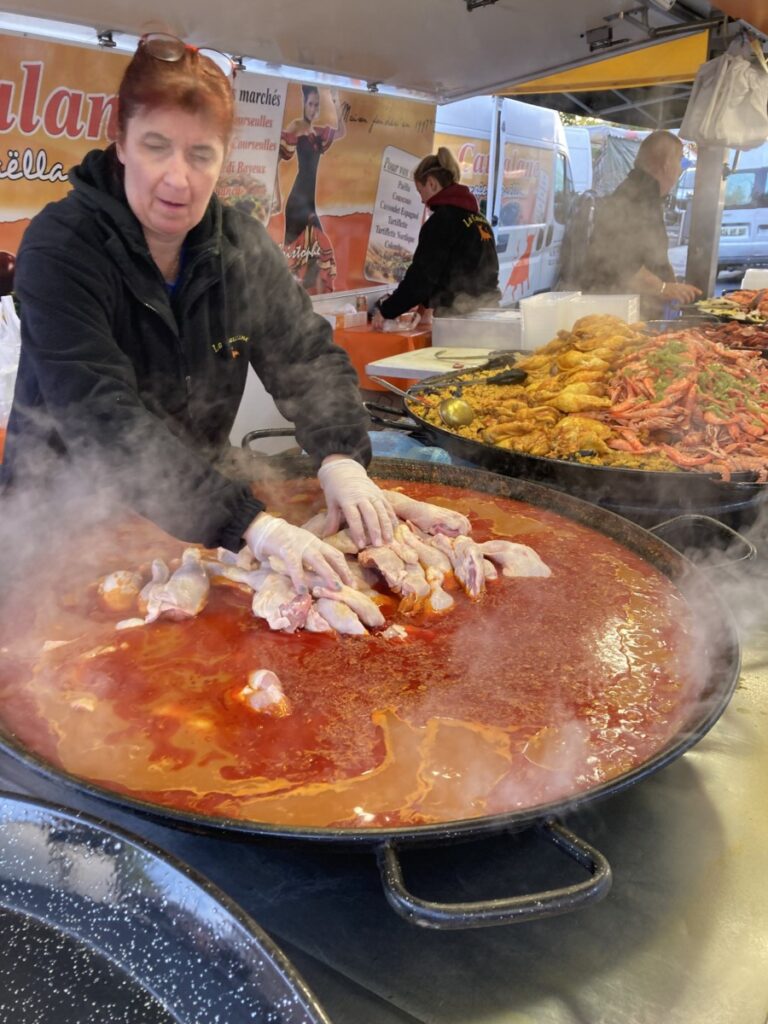 Paella på marked i Caen