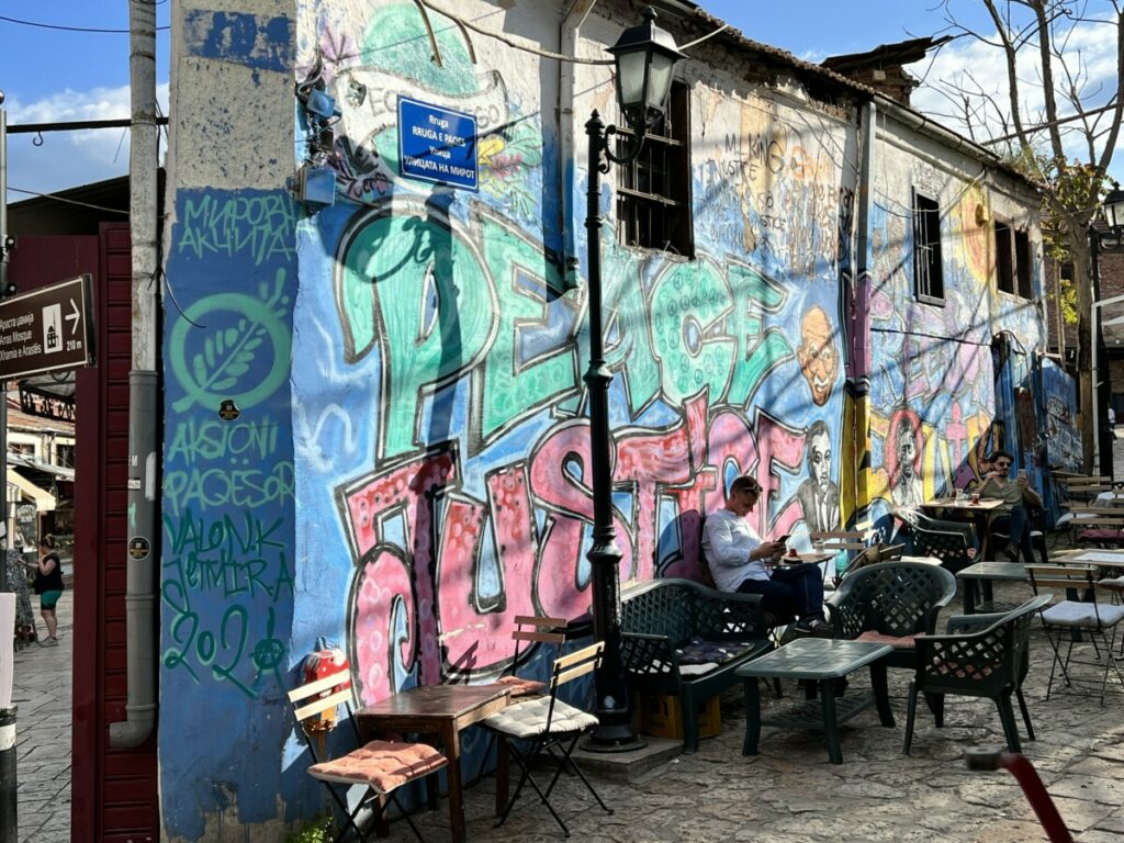 Grafitti i gamlebyen i Skopje