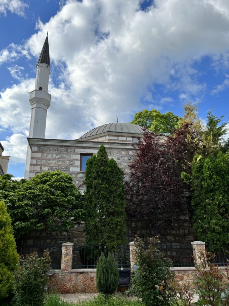 Minaret i gamlebyen i Skopje