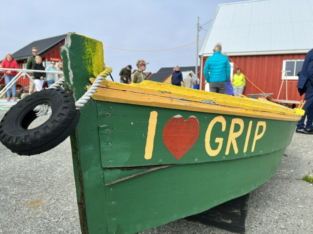 Green boat with I heart Grip