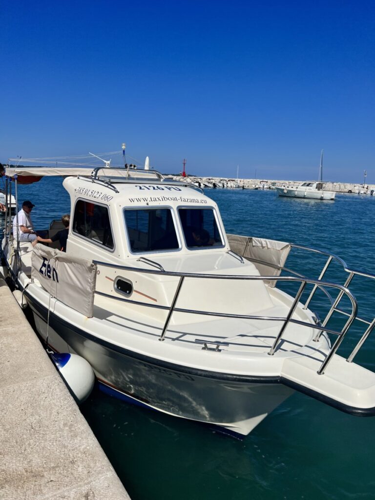 Båtur med Seatours Istria og Elena boat taxi ved Fazana, kroatia