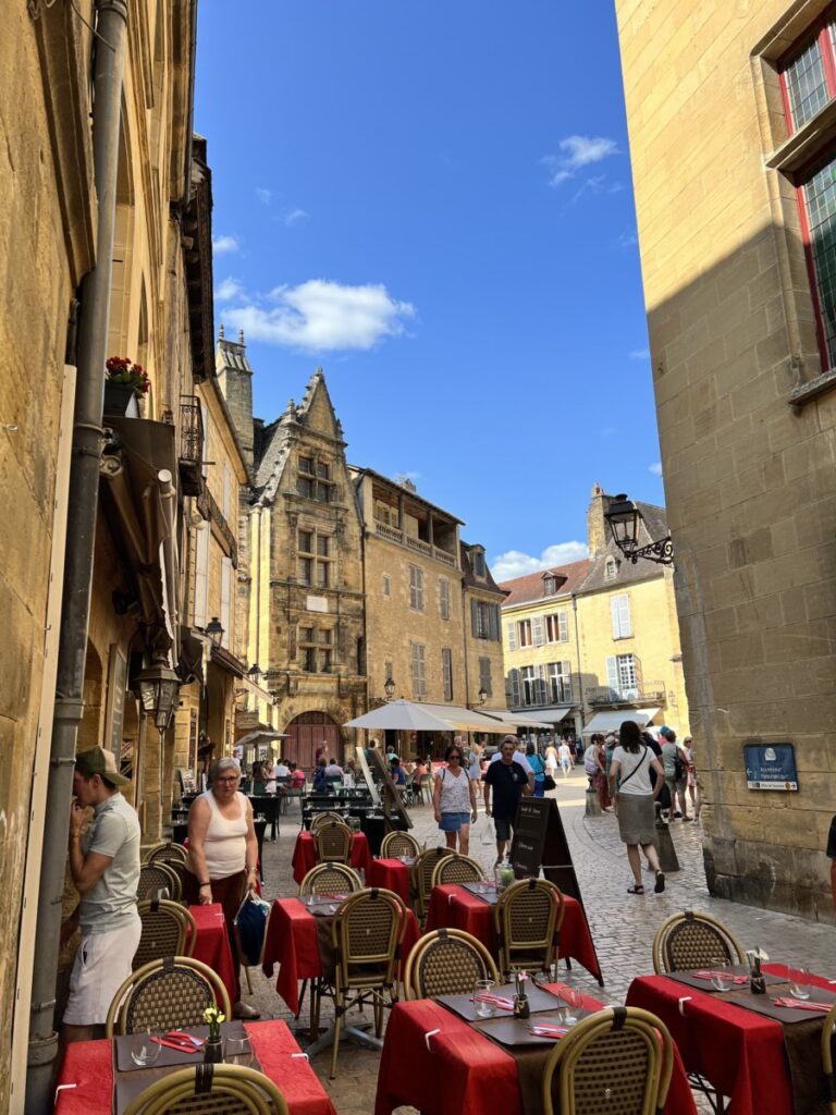 Fin gate i Sarlat