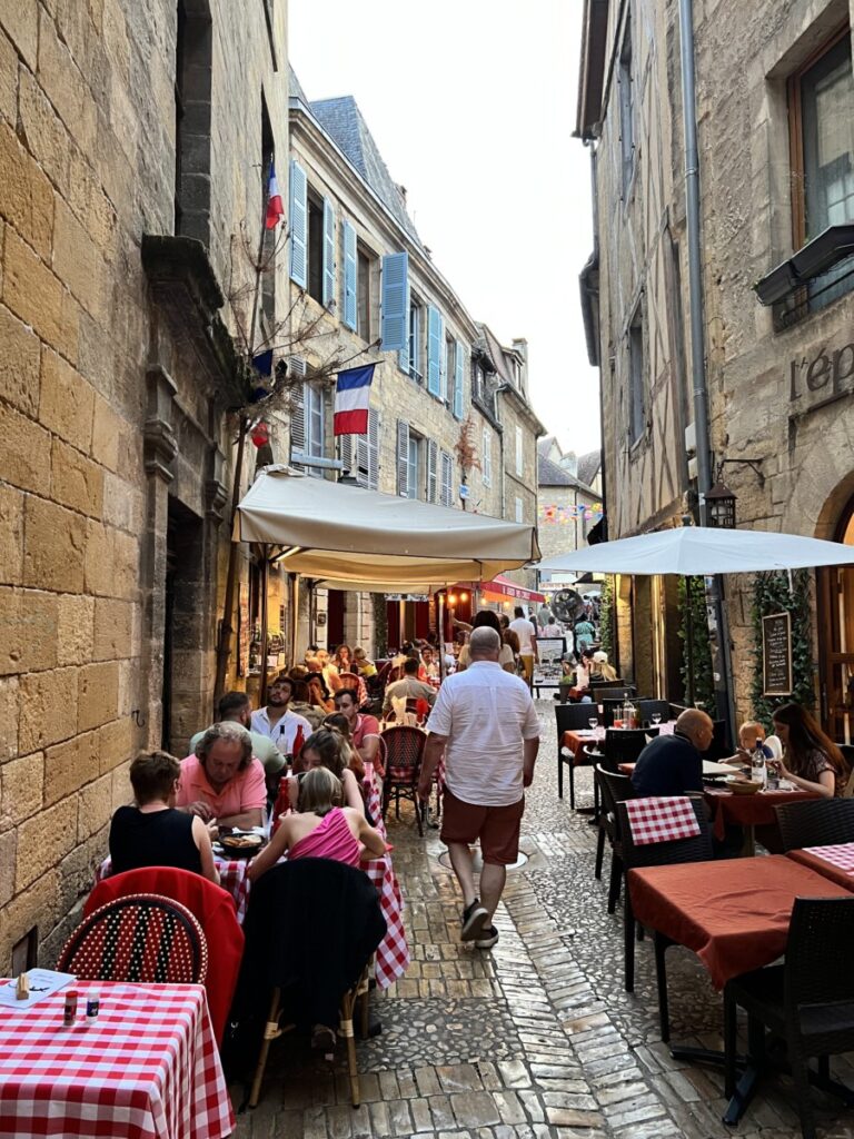 Trang restaurantgate i Sarlat